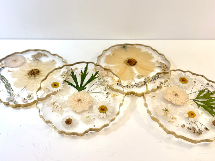 Handcrafted Geode Flower Coasters, Beige (Set of 4)