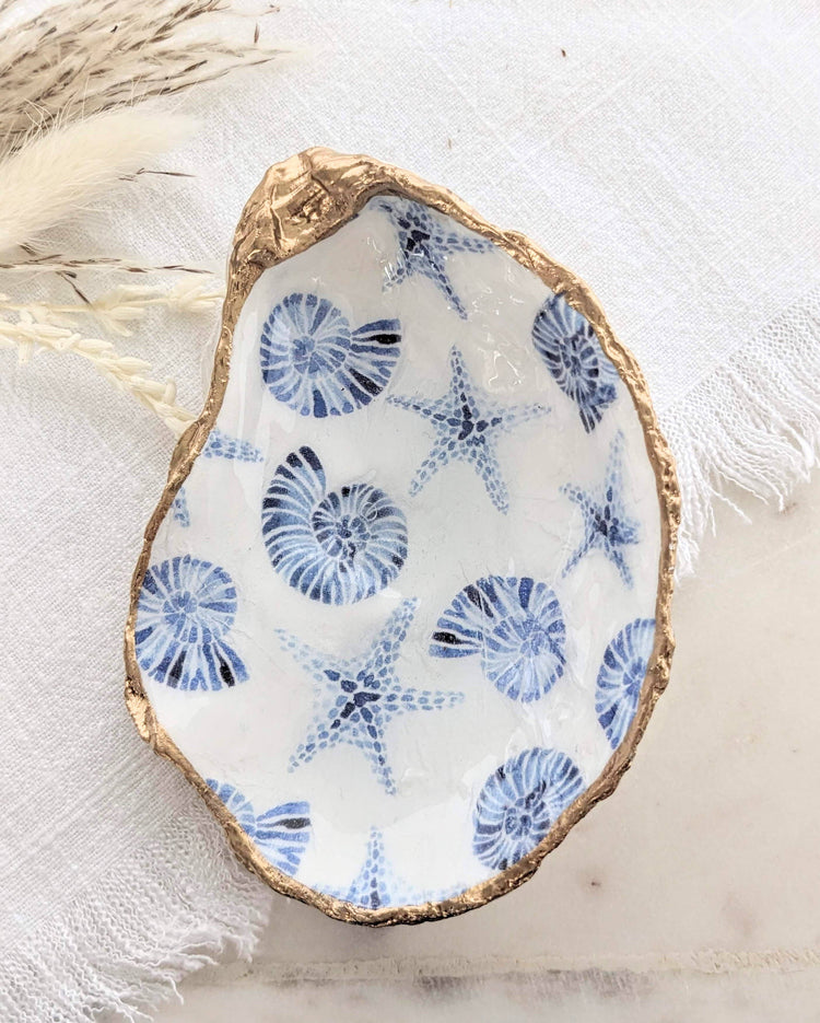 Chinoiserie Blue & White Oyster Shell Ring Dish