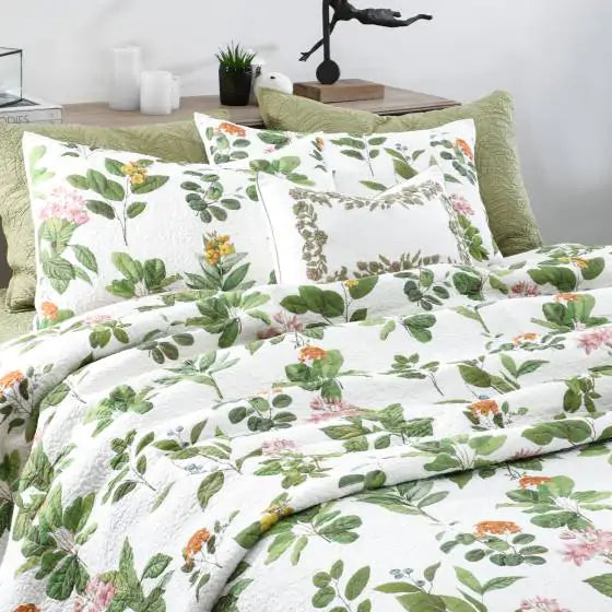 Quilt and sham set, Botanica 94"x102"