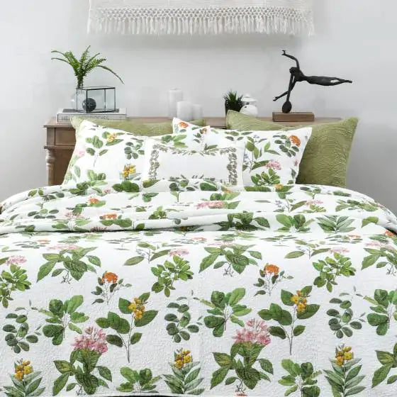 Quilt and sham set, Botanica 94"x102"