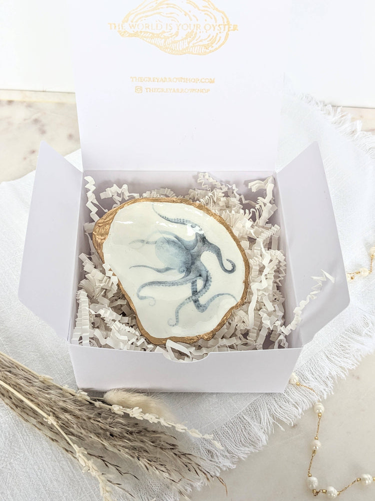 Chinoiserie Blue & White Oyster Shell Ring Dish in Octopus