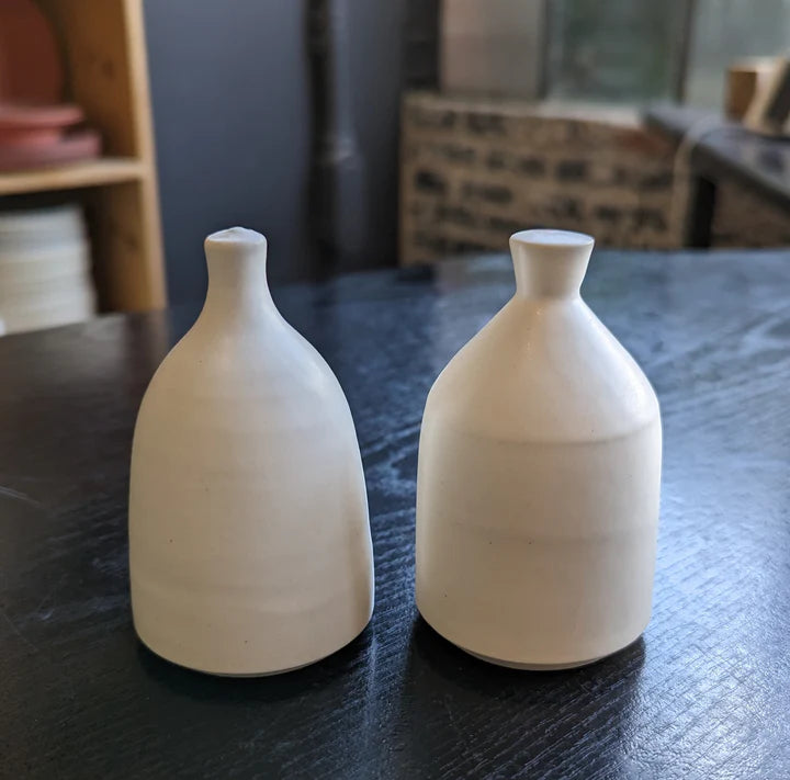 Salt/Pepper Bottle Set