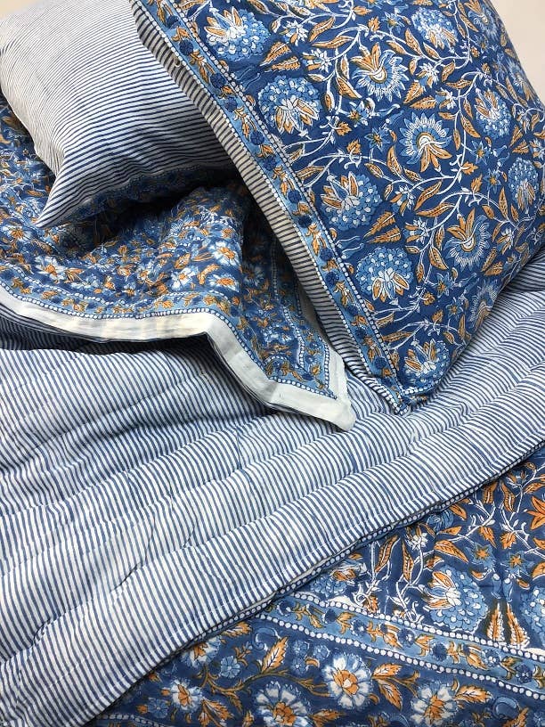 Quilt in Sarah Blue (Queen)