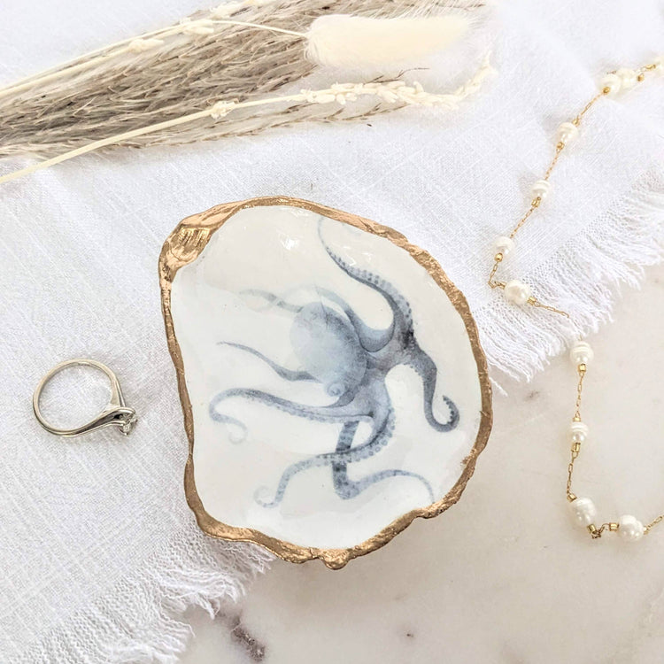 Chinoiserie Blue & White Oyster Shell Ring Dish in Octopus