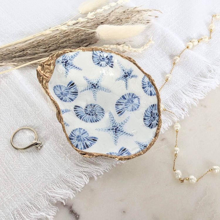 Chinoiserie Blue & White Oyster Shell Ring Dish